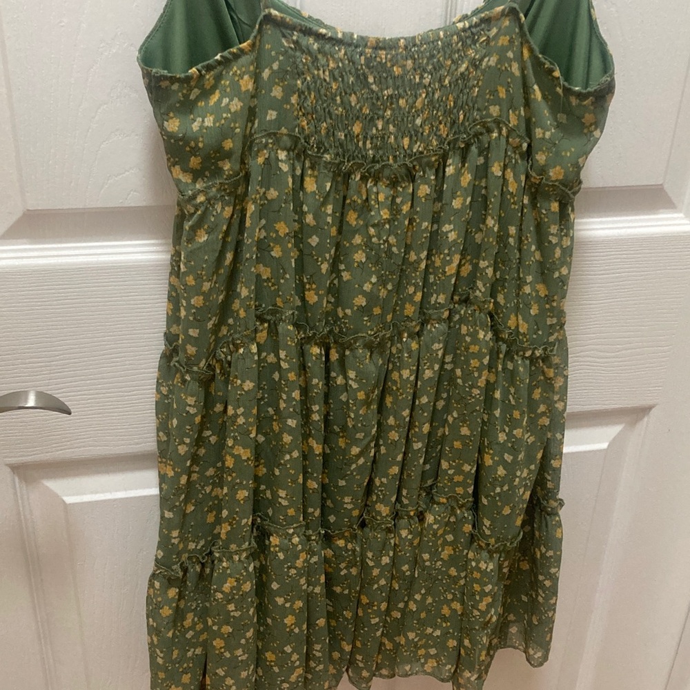 Trixxi Olive Floral Tiered Mini Dress Size Medium - Picture 4 of 6
